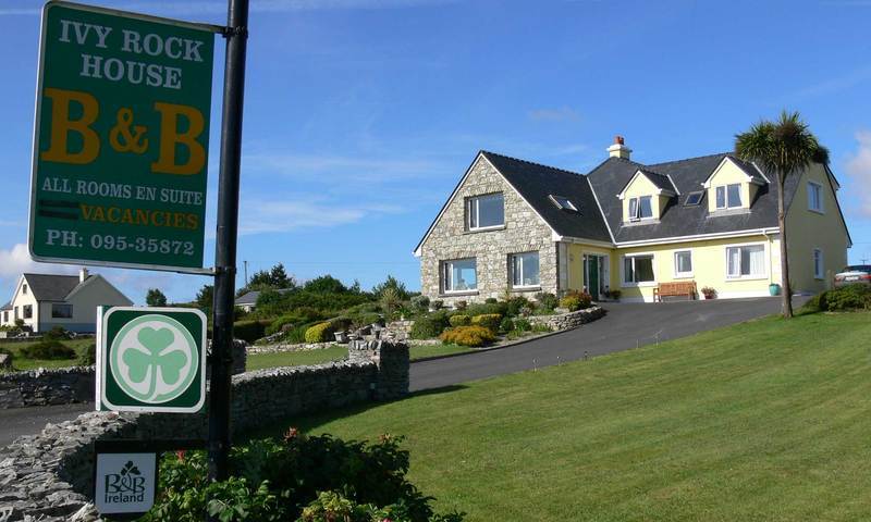 Ivy Rock House B&B Раундстоун Экстерьер фото